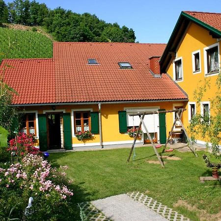 Weingut Stoff Bed & Breakfast Kitzeck im Sausal Dış mekan fotoğraf