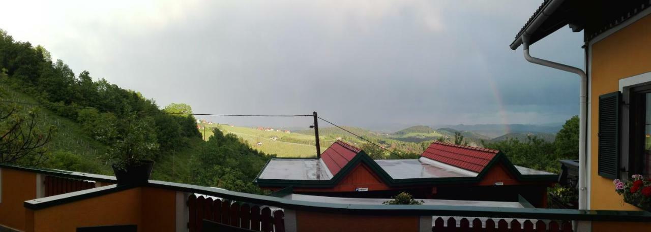 Weingut Stoff Bed & Breakfast Kitzeck im Sausal Dış mekan fotoğraf